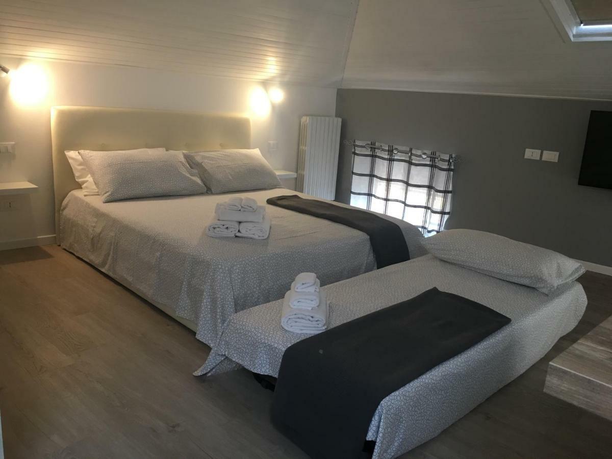 La Mansarda Di Juliette Apartment Десенцано дел Гарда Екстериор снимка